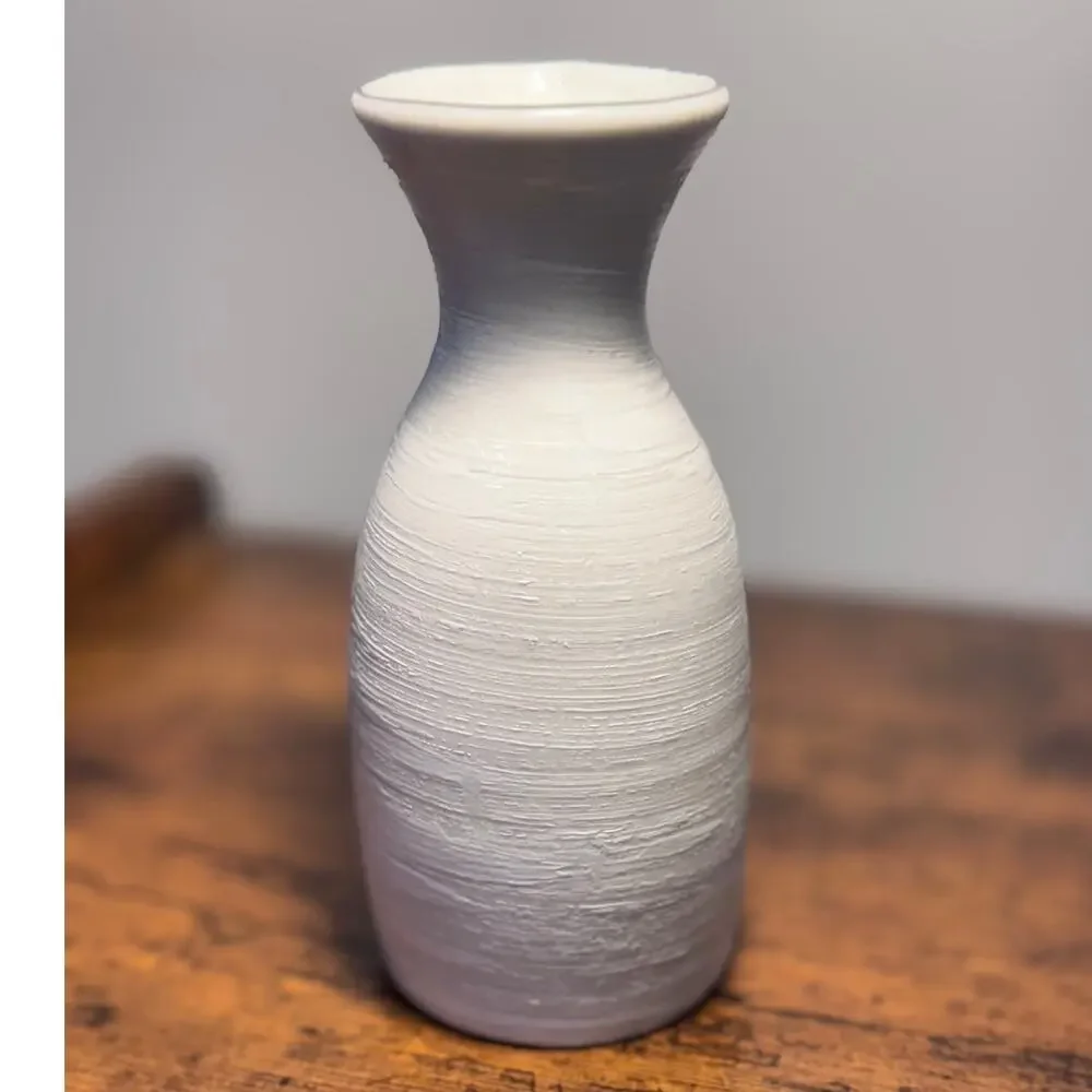 New In The Box Maiko Japanese Sushi Sake Bottle 2 Cups NEW Stunning Pottery